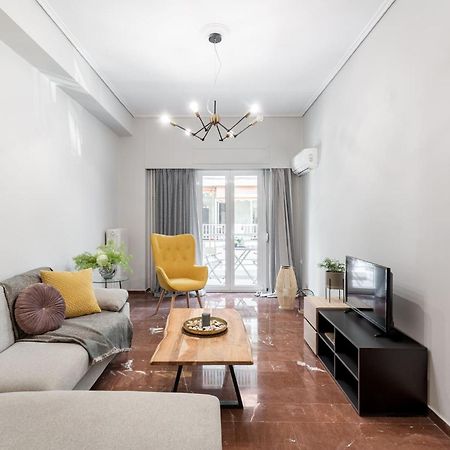 Explore History From A Chic Central Apartment أثينا المظهر الخارجي الصورة