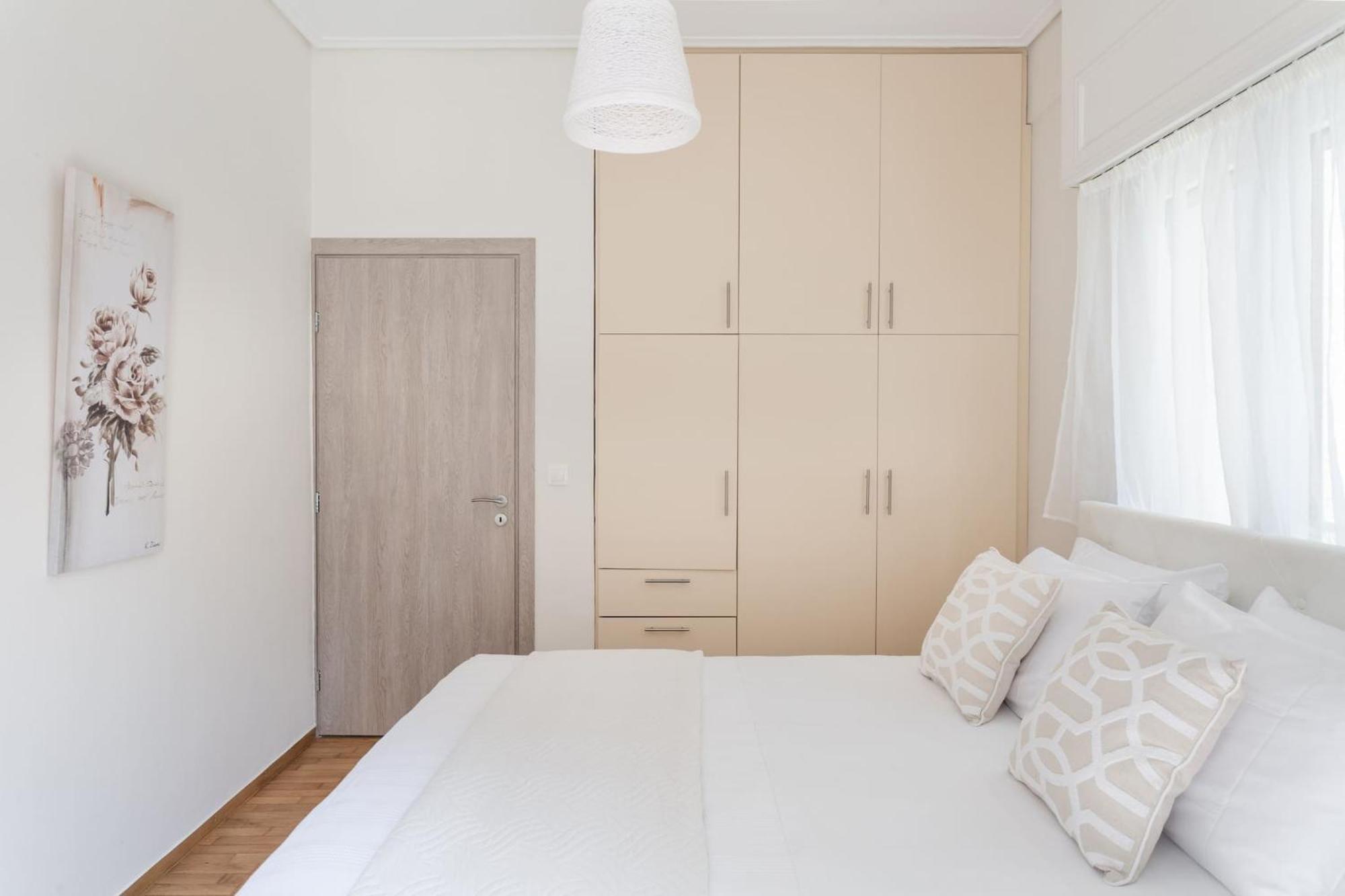 Explore History From A Chic Central Apartment أثينا المظهر الخارجي الصورة