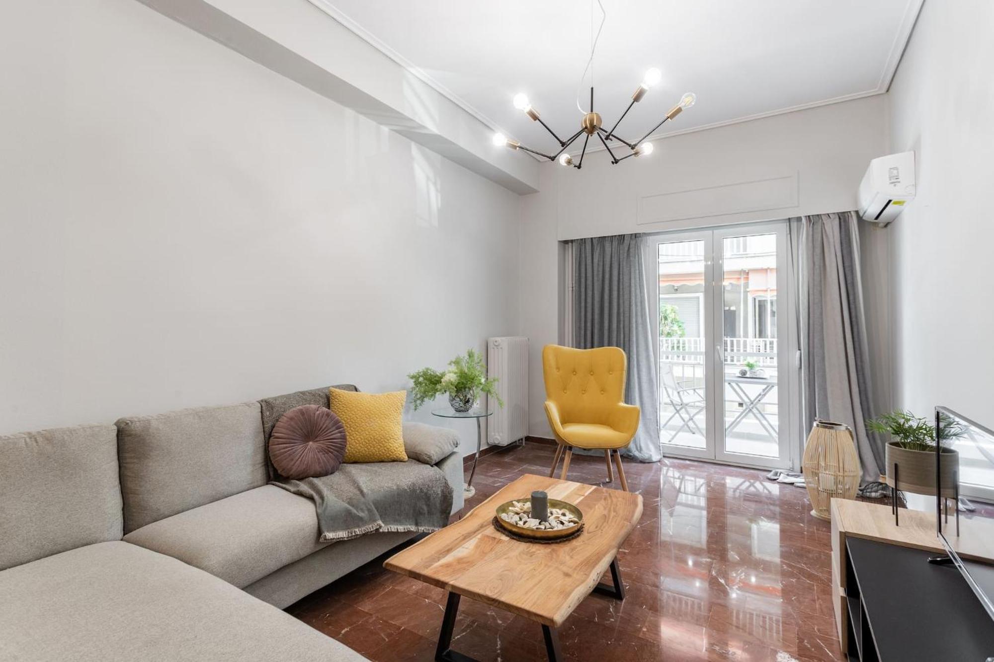 Explore History From A Chic Central Apartment أثينا المظهر الخارجي الصورة